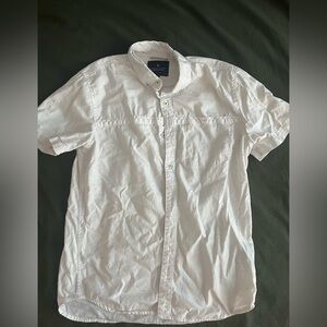 EUC Roark short sleeve button down shirt. Size M.